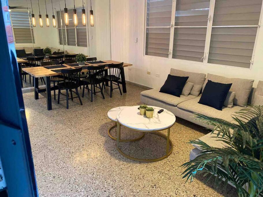 3 Bd By Airport El Yunque Walk To The Beach サンジョアン エクステリア 写真